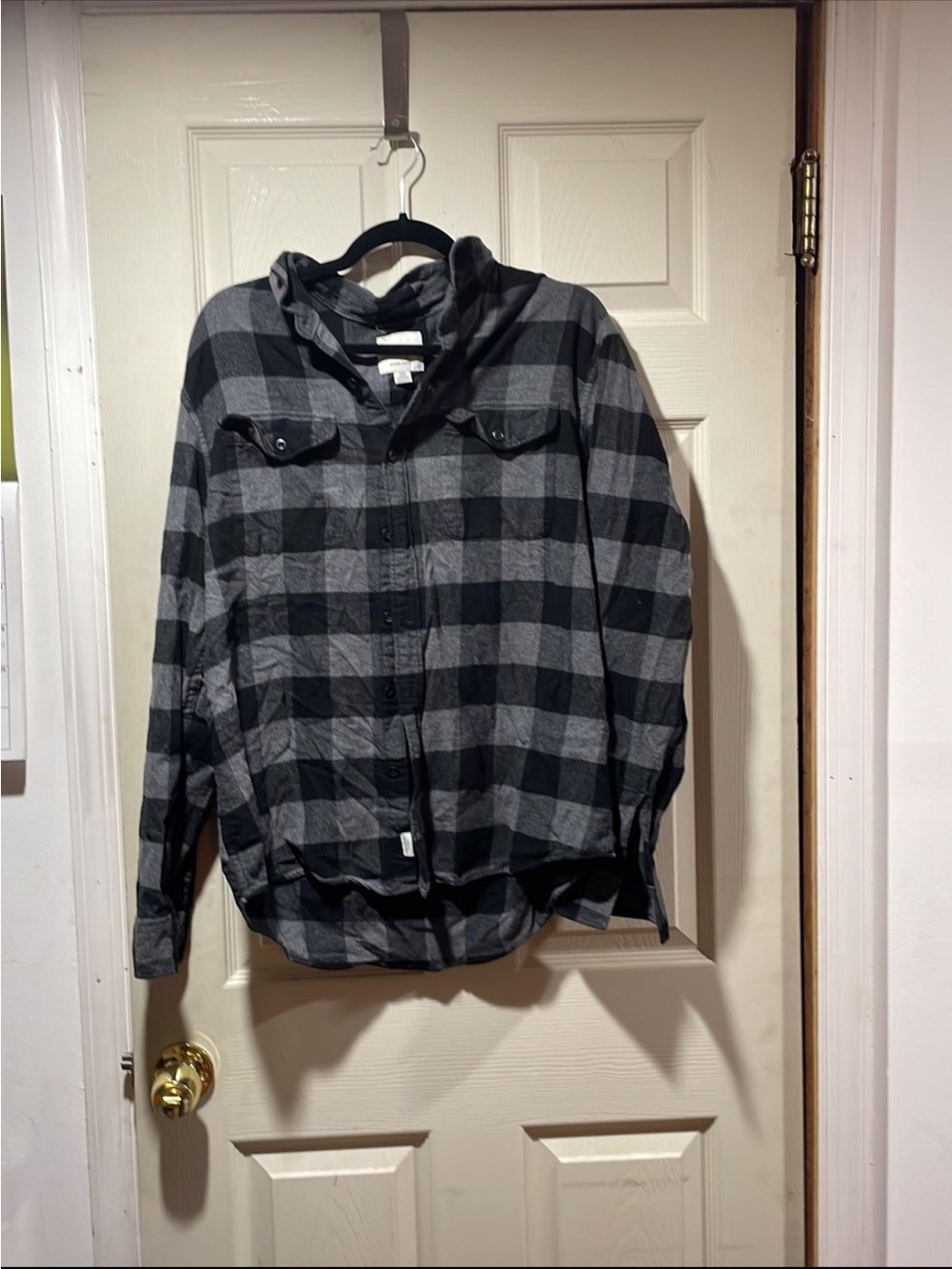 American Eagle Outfitters Black & Gray Plaid Button-Up